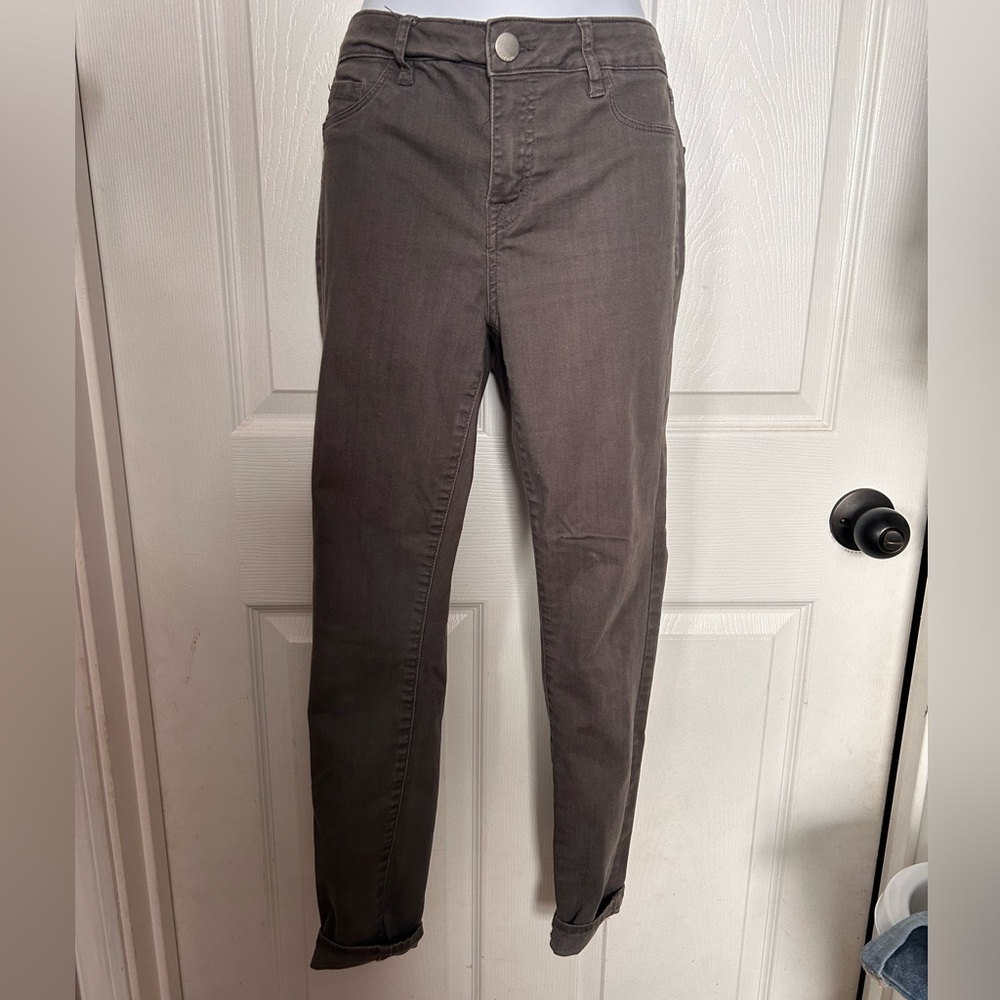 Refuge size 4 skinny  jeans